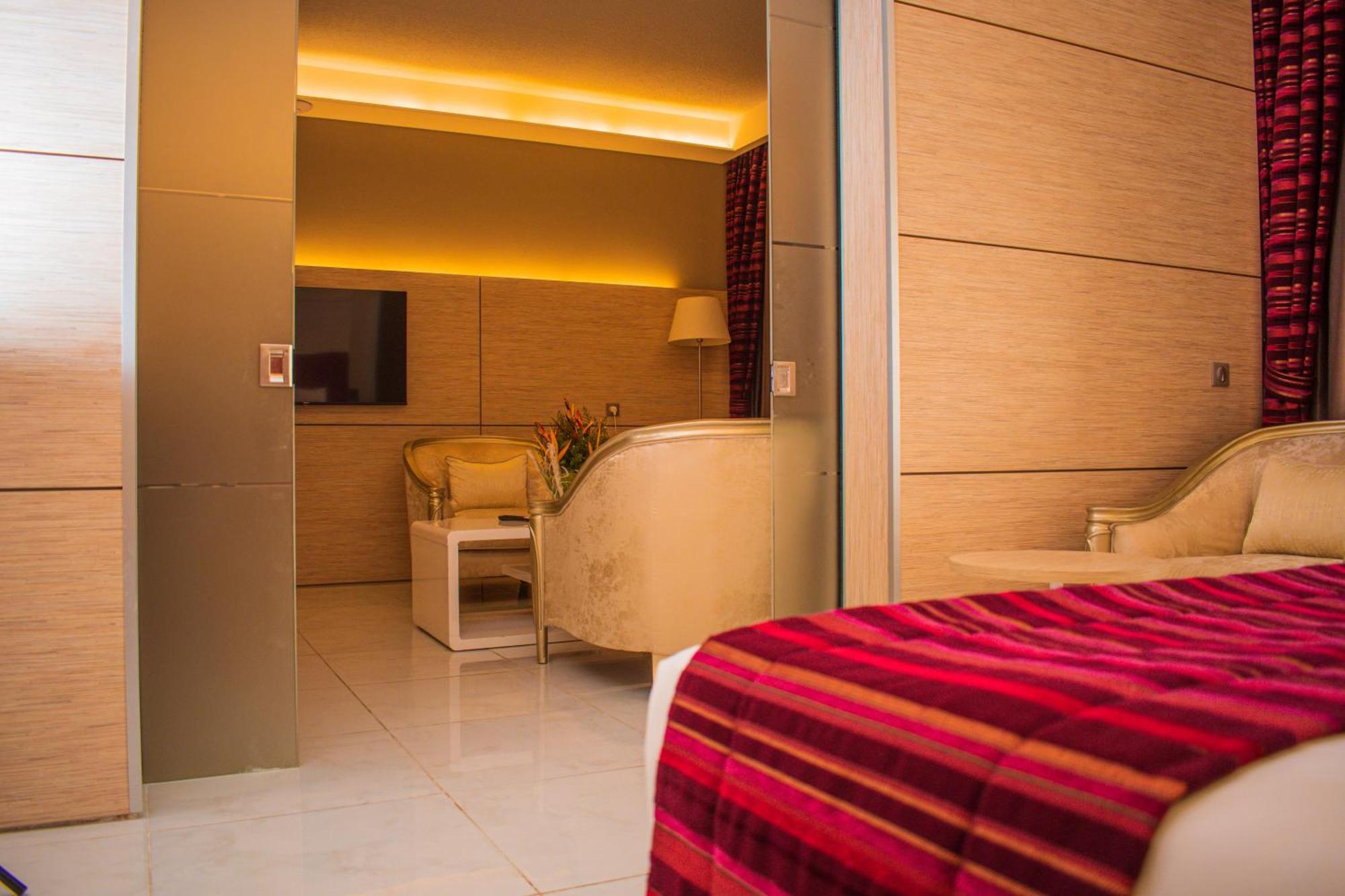 Hotel Sarakawa Lomé Dış mekan fotoğraf